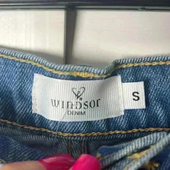 Windsor Selma Easy High Rise Cuffed Mom Shorts Size Small Medium Wash NWT - Picture 2 of 12